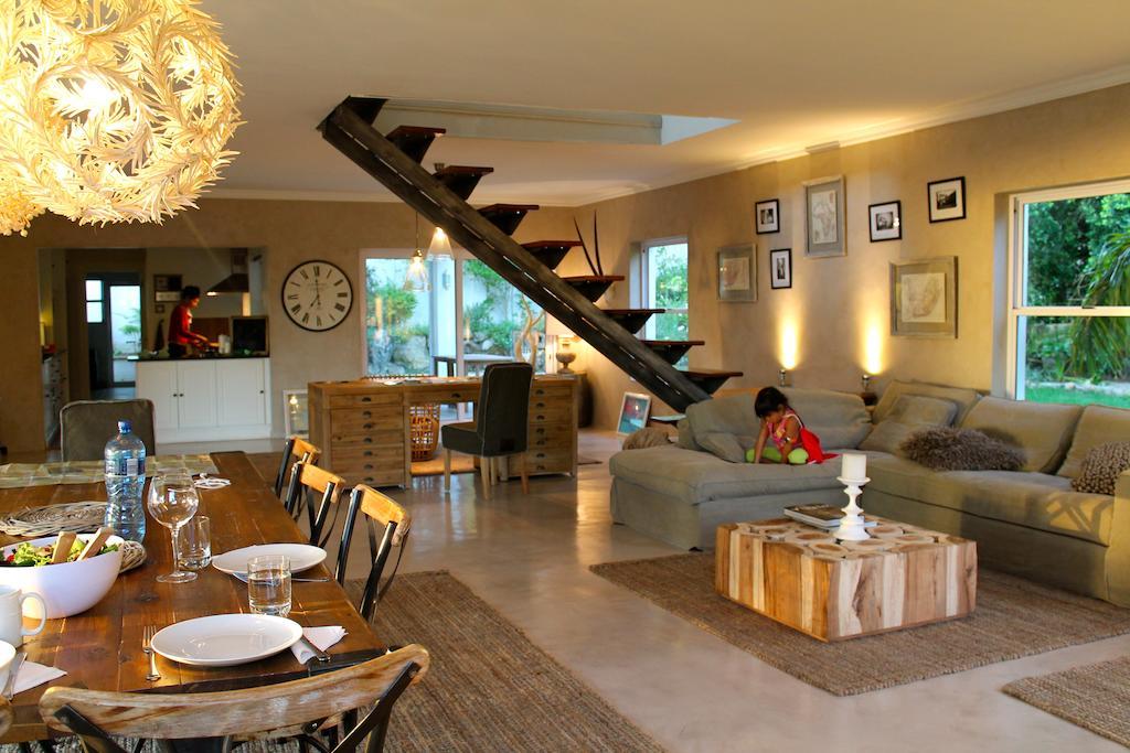 Explorer Guesthouse 西萨默塞特 外观 照片